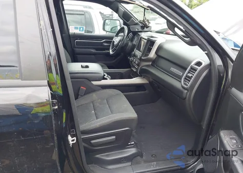 2019 Ram 1500 Big Horn/Lone Star из США, поврежденный, VIN 1C6RRFFG1KN797649